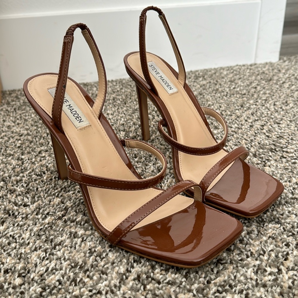 BROWN STEVE MADDEN HEELS
